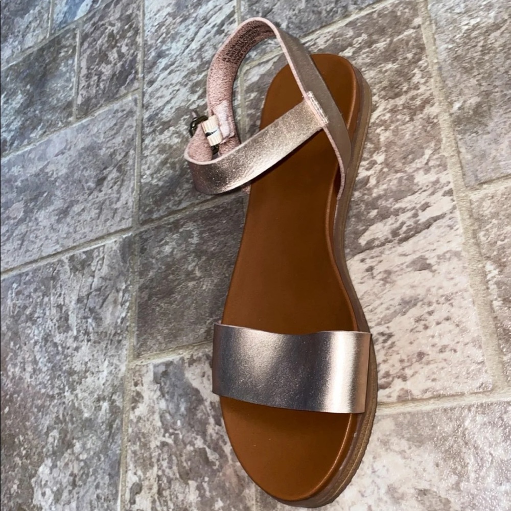 Sandals - Picture 2 of 2